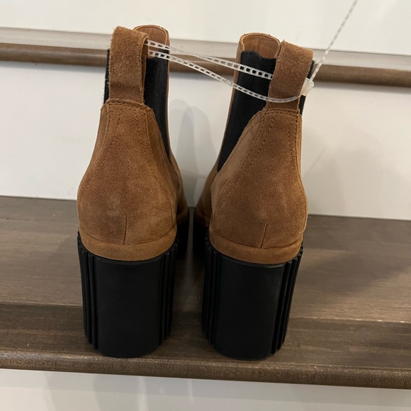 Gianni Bini Platform Boots - Picture 3 of 8